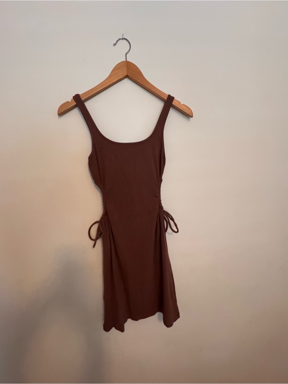 Sleeveless Brown Side-Tie Ribbed Mini Dress - Stella Laguna Beach size Large